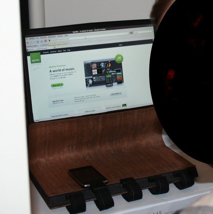 The homebook, here (mis)used as a desktop replacement.